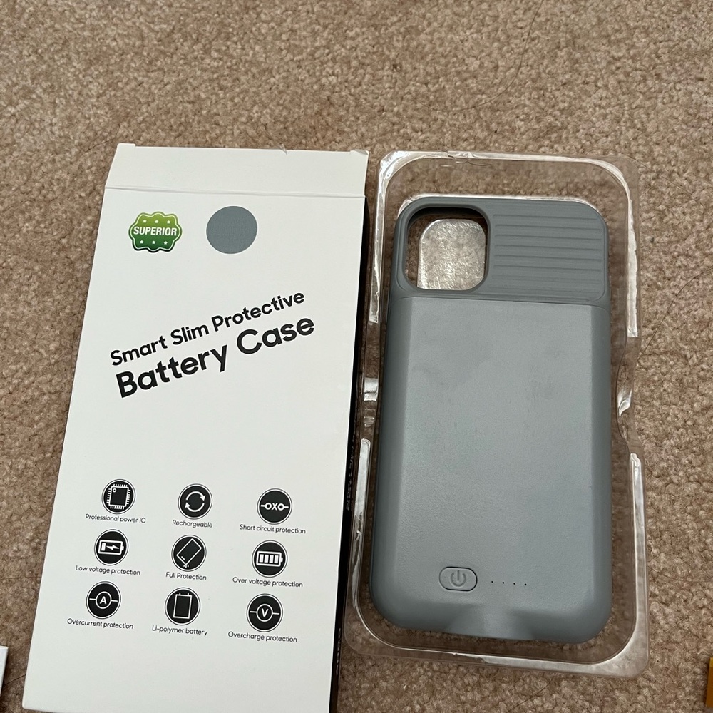 iPhone XR/11 battery charging phone case